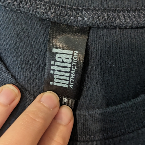 Initial Attraction: Victoria, Canada Tshirt Size S/P - Picture 5 of 5